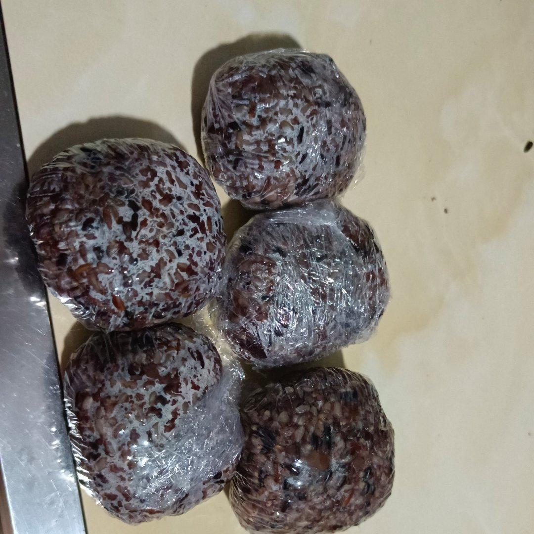 冷冻杂粮饭团