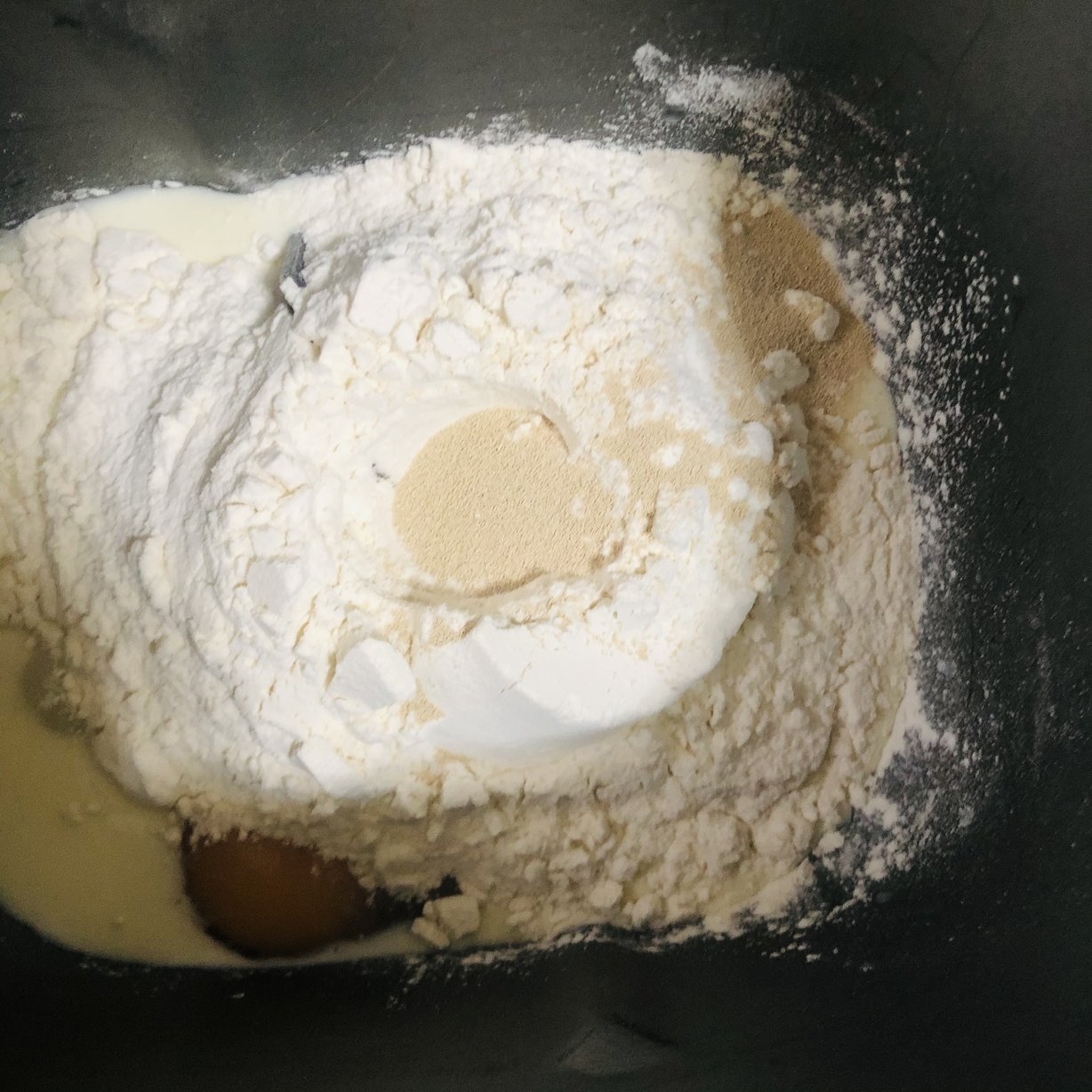 用面包机做大理石豆沙吐司的做法 步骤1