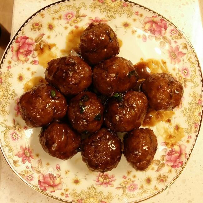 ┏ (^ω^)=☞红烧狮子头