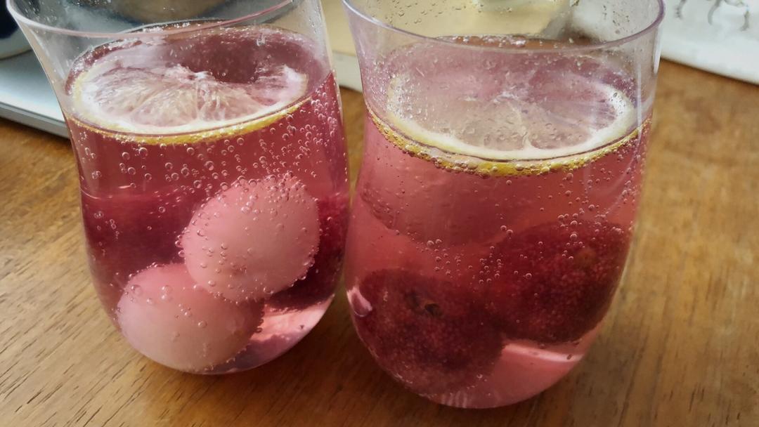 杨梅荔枝夏日沁饮