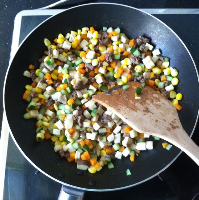 黑椒牛肉蔬菜烘蛋的做法 步骤6