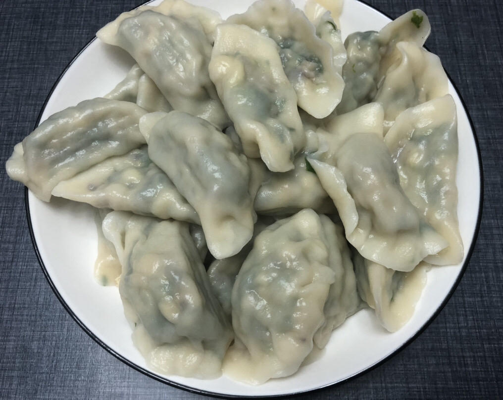 一个一般的姑娘欧耶做的小白菜香菇素馅饺子