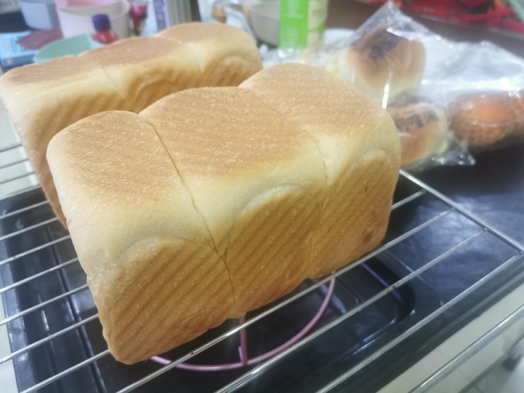 港式吐司十岁了