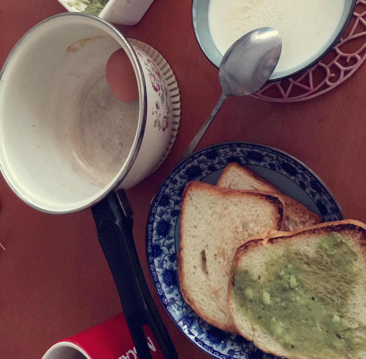 牛油果酱抹面包