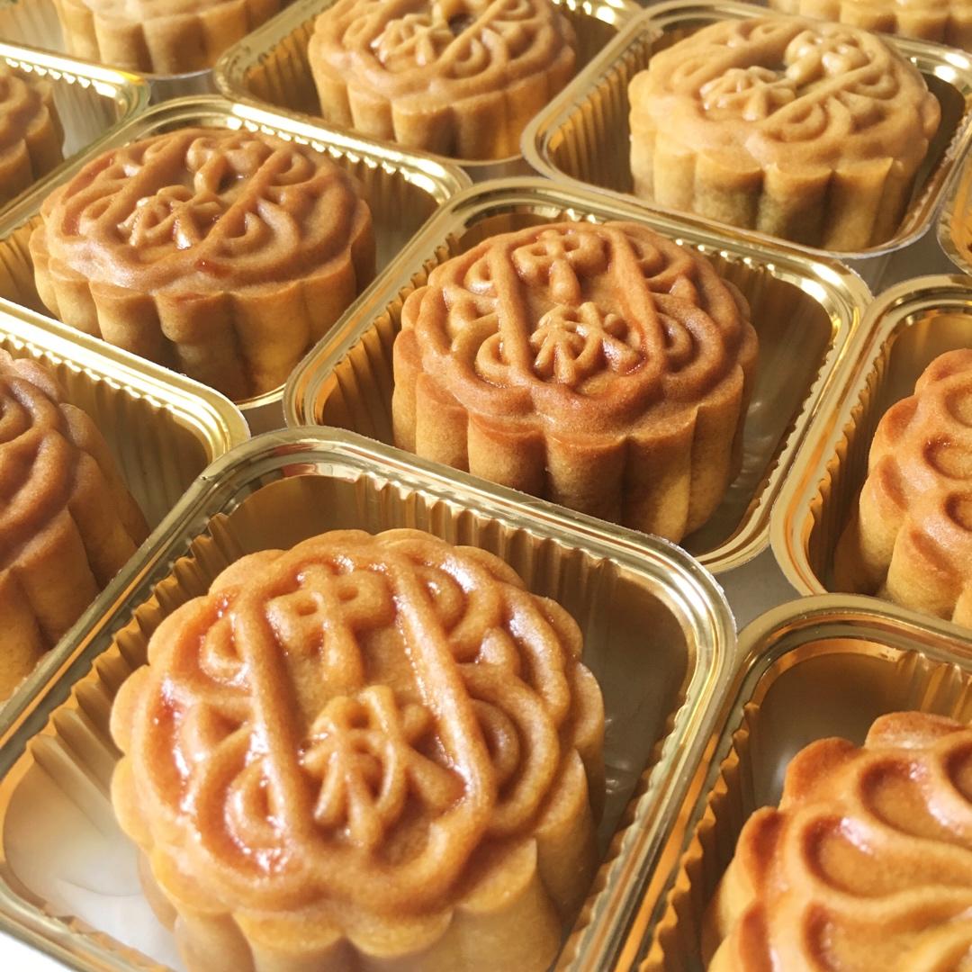 广式莲蓉（豆沙）蛋黄月饼（超详细步骤）