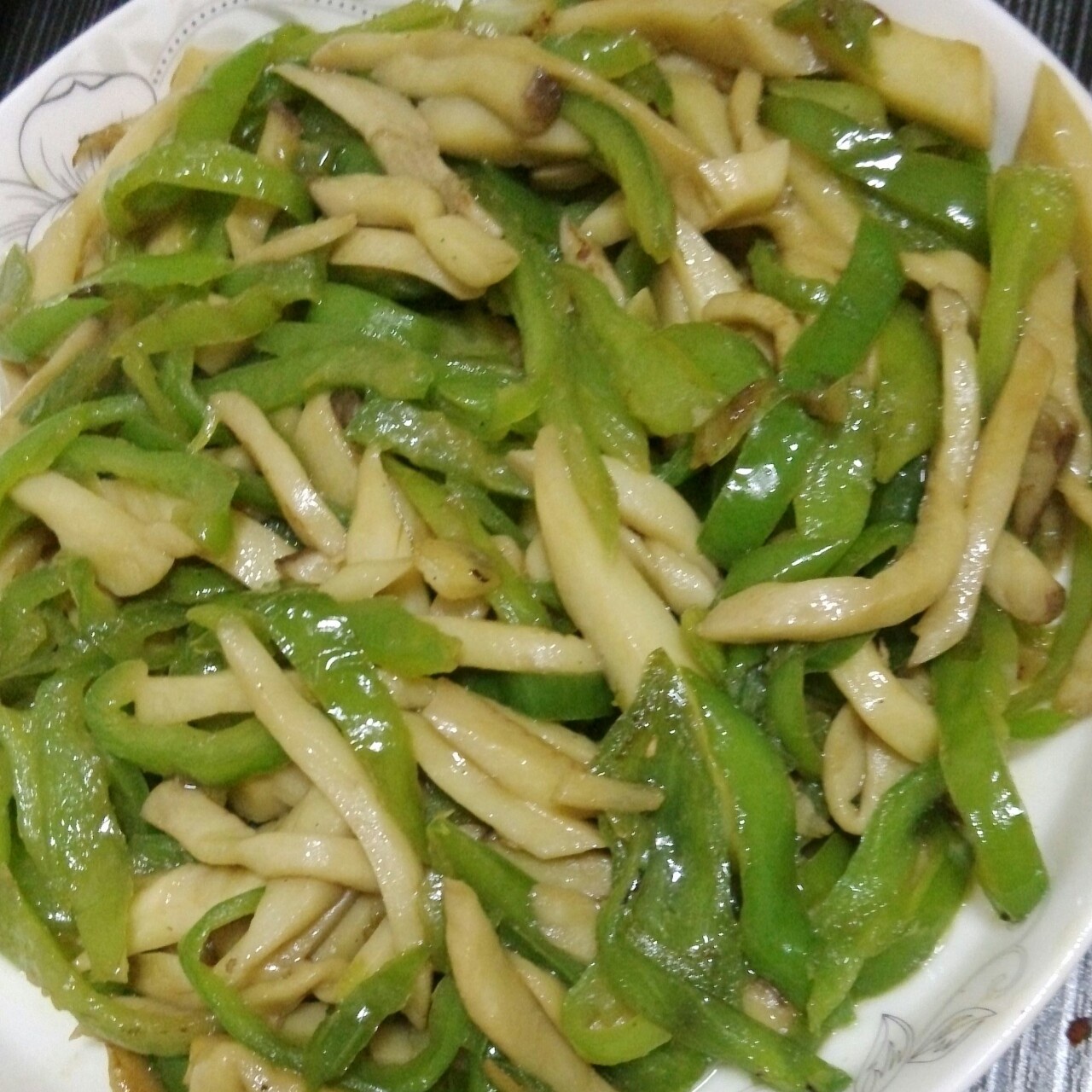 青椒素炒杏鲍菇