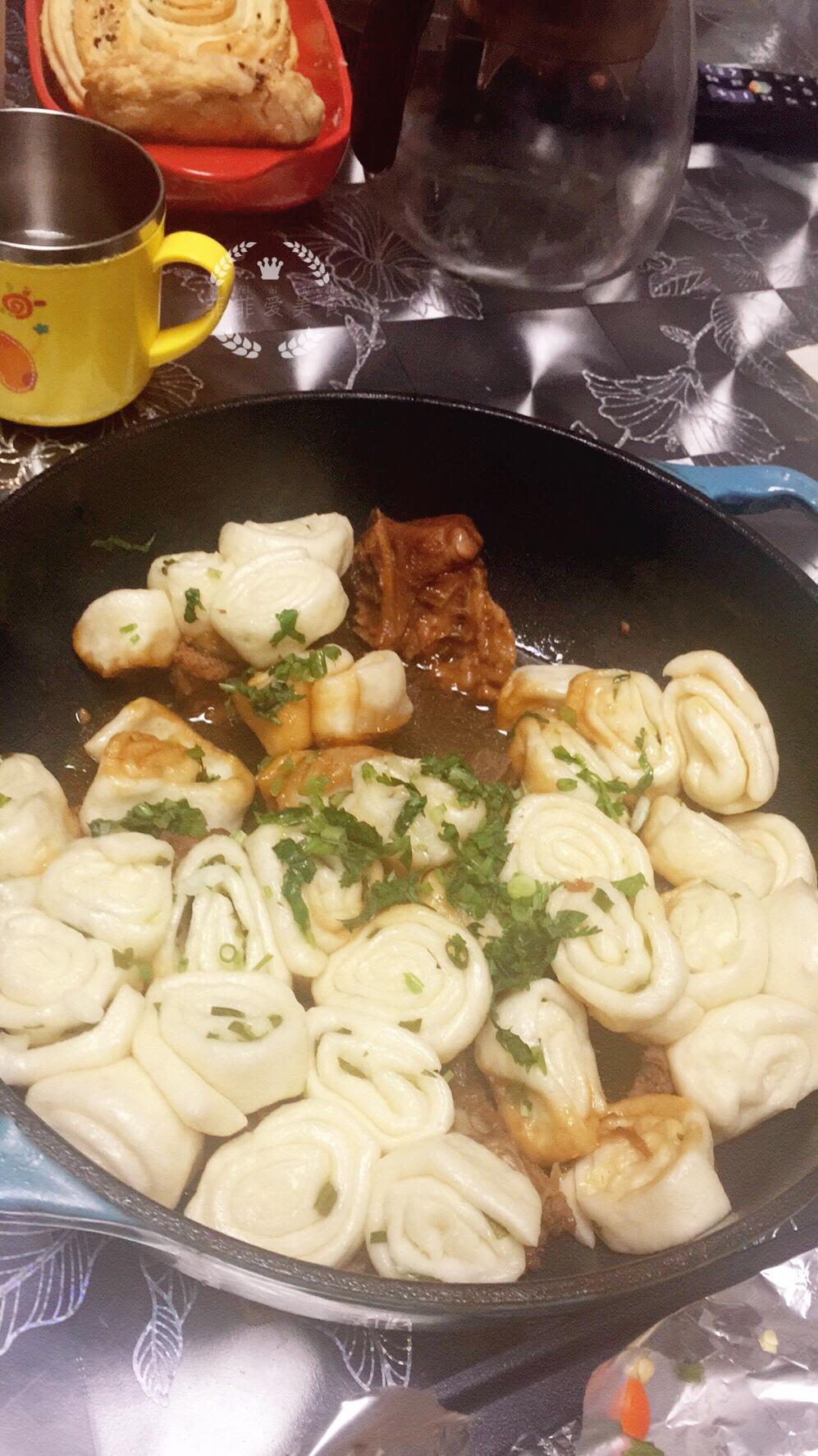 西北大菜～排骨垫卷子