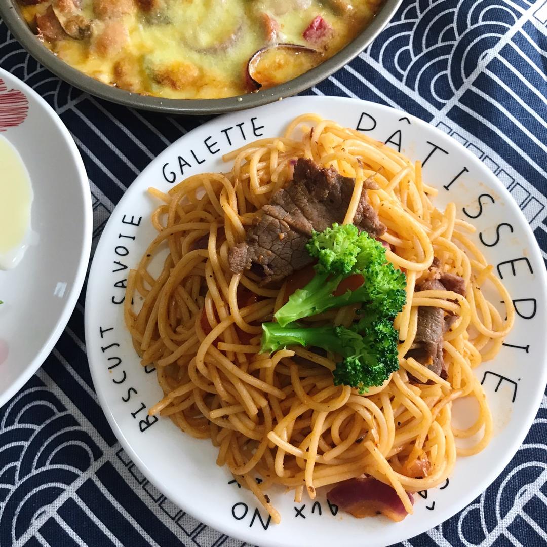 番茄肉酱意大利面