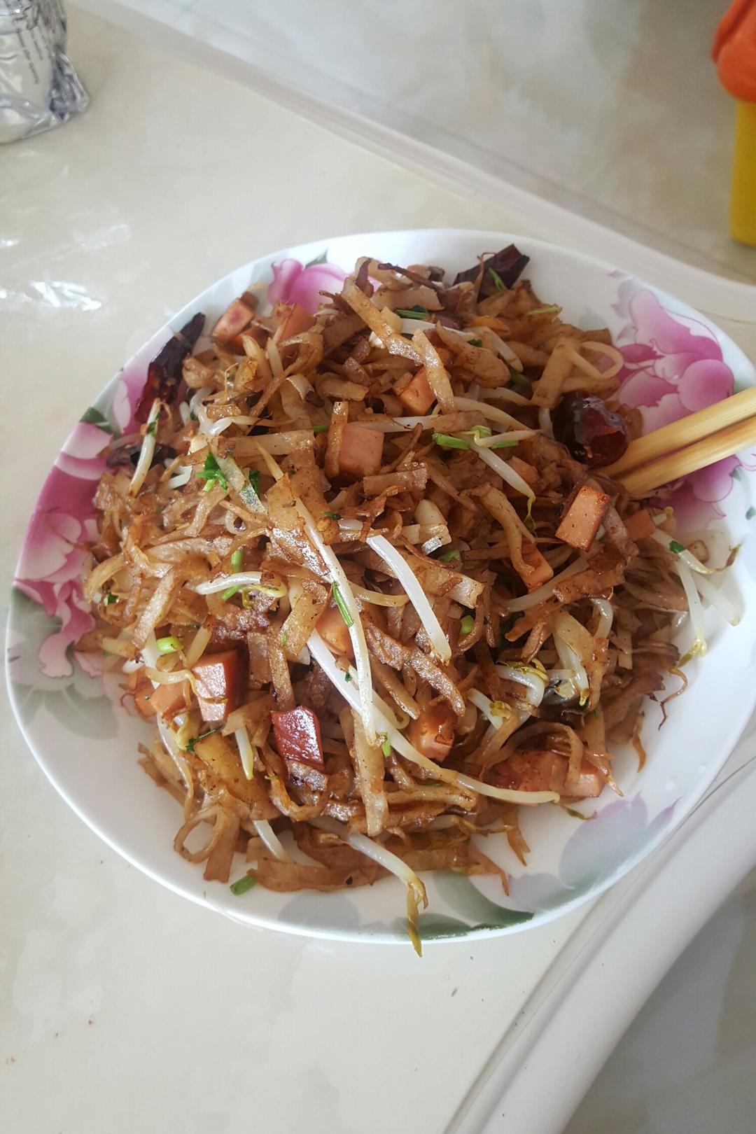 歪歪一笑很倾城做的干爽的豆芽炒饼