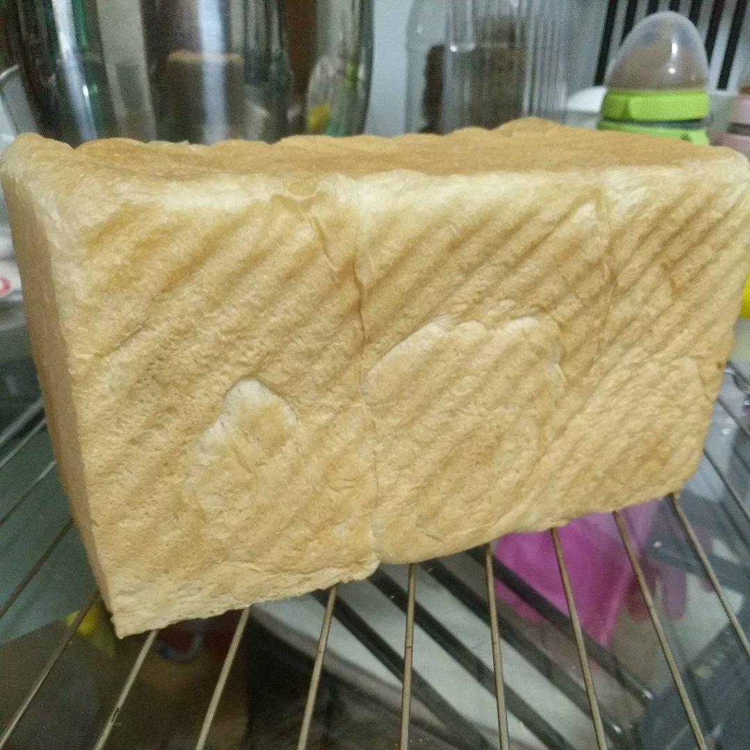 《Tinrry+》软绵绵的白吐司