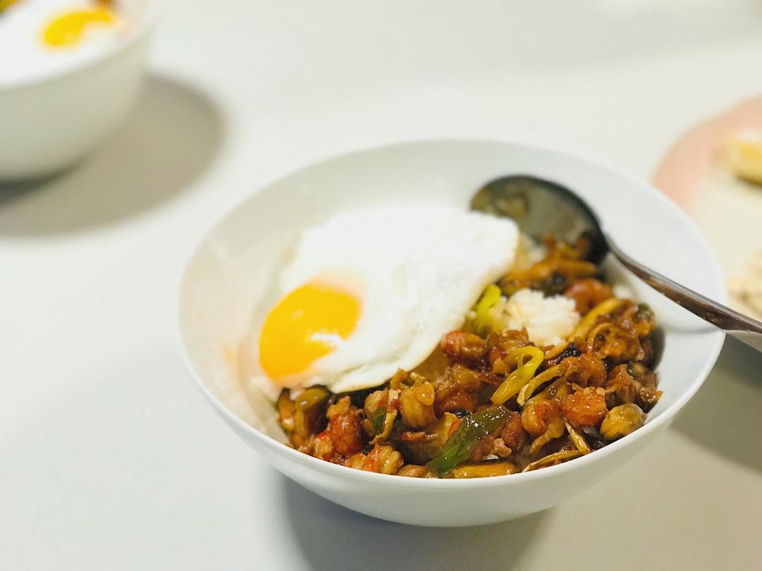 小龙虾盖饭