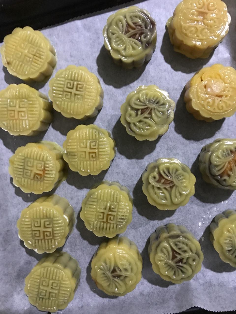 广式月饼——蛋黄莲蓉月饼