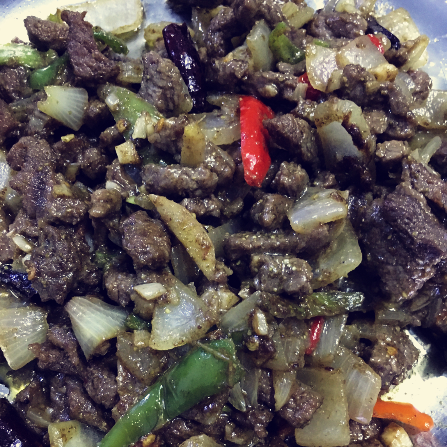 孜然洋葱炒牛肉粒