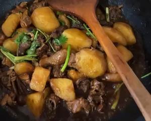 土豆焖鸭(超级下饭菜啊）的做法 步骤10