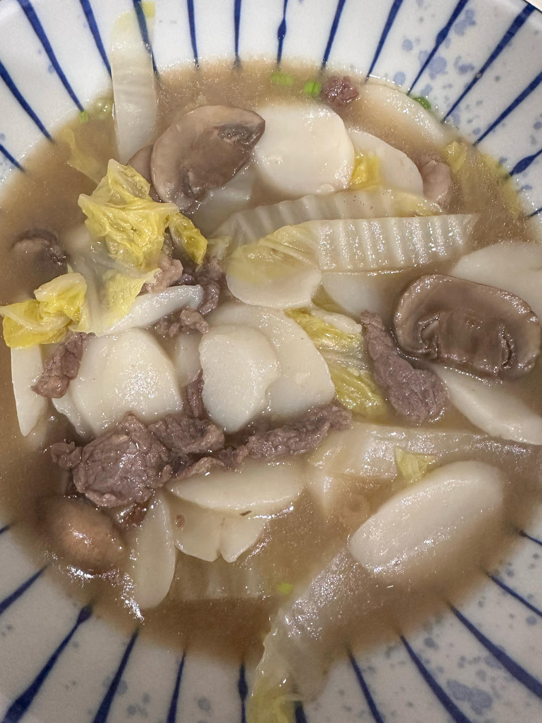 【白菜肉丝年糕汤】