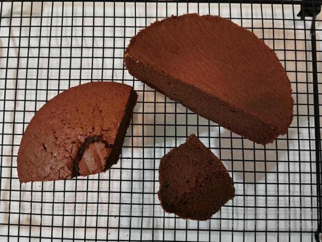 纯黑巧克力海绵蛋糕的做法