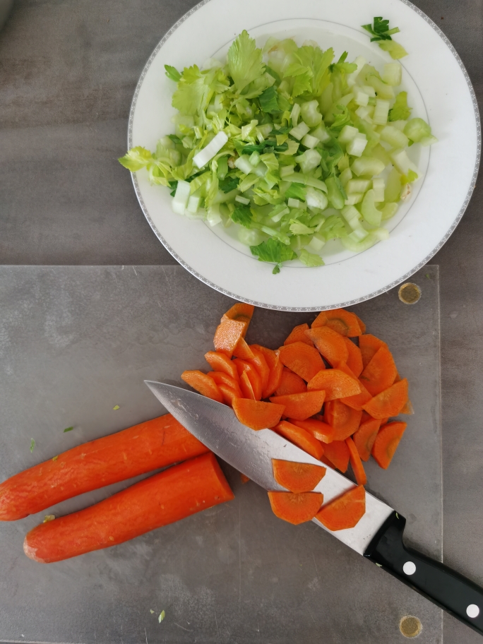 琵琶腿炖小扁豆，豆不用提前泡的做法 步骤5