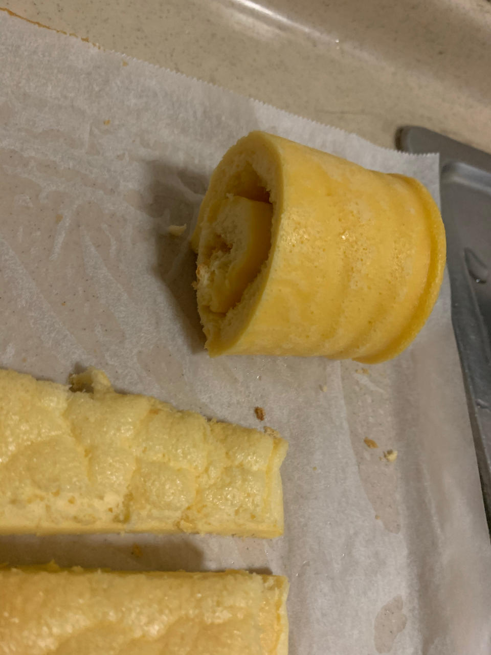 蛋糕卷这样做‼️不掉皮不开裂（小视频食谱）