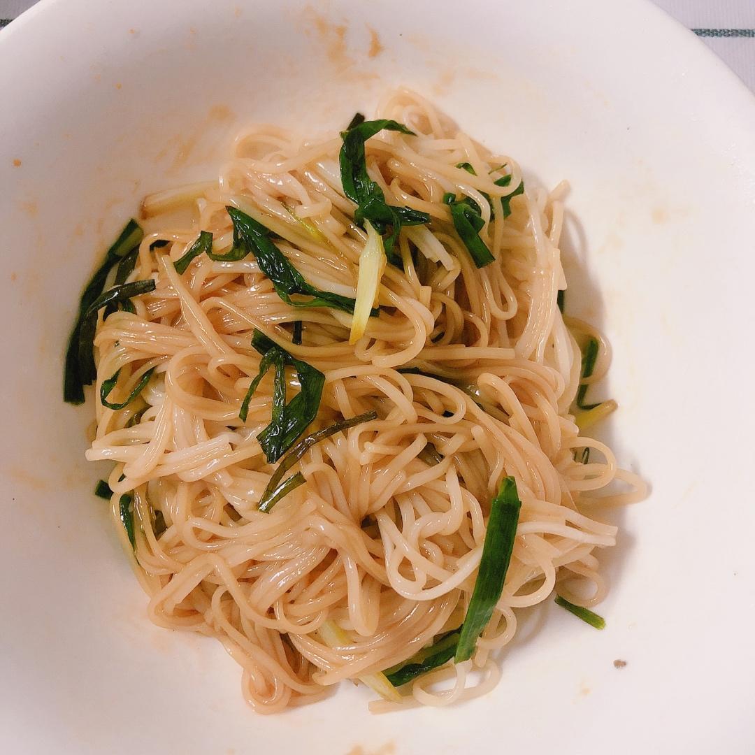 葱油拌面Spring Onion Noodles