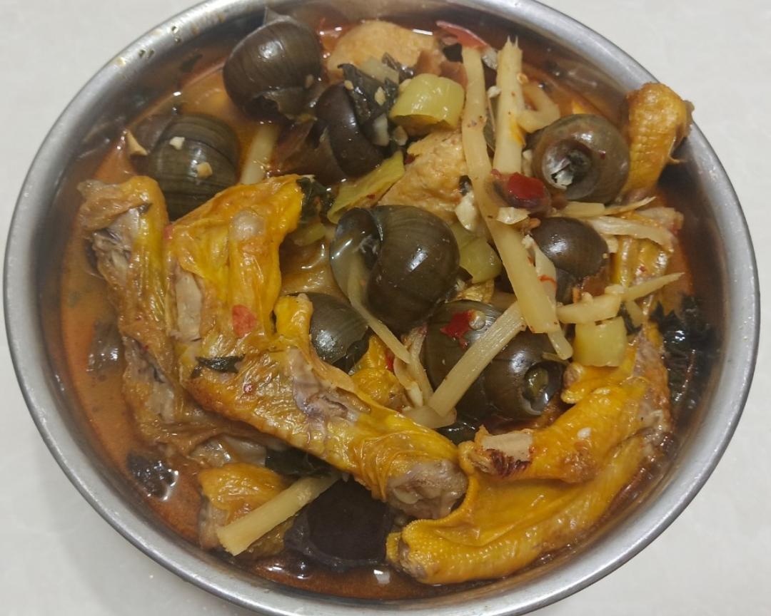 田螺鸭脚煲的做法