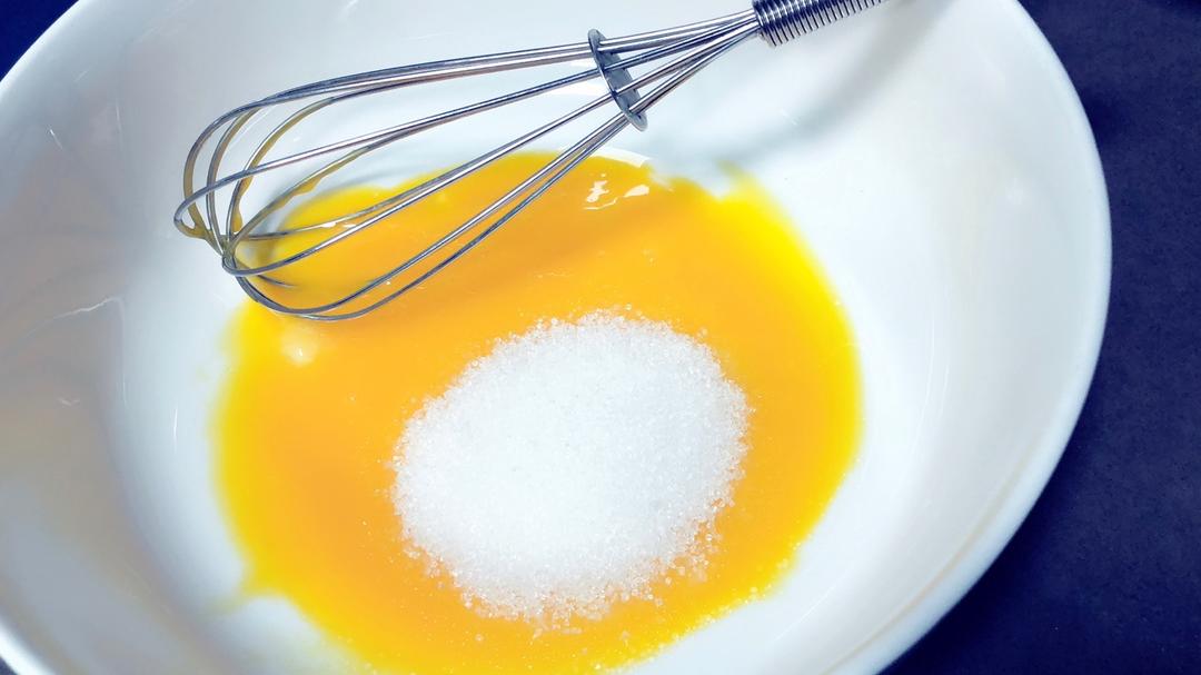 韩国最热门的甜品店Le Bread Lab的草莓蛋糕卷