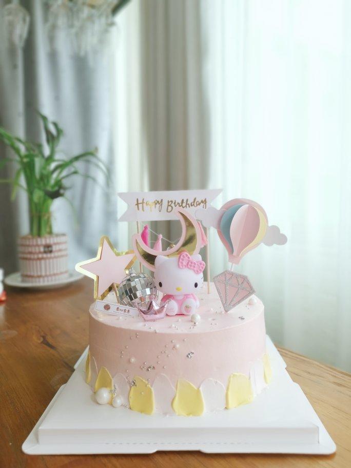 磕蛋糕的日子里……