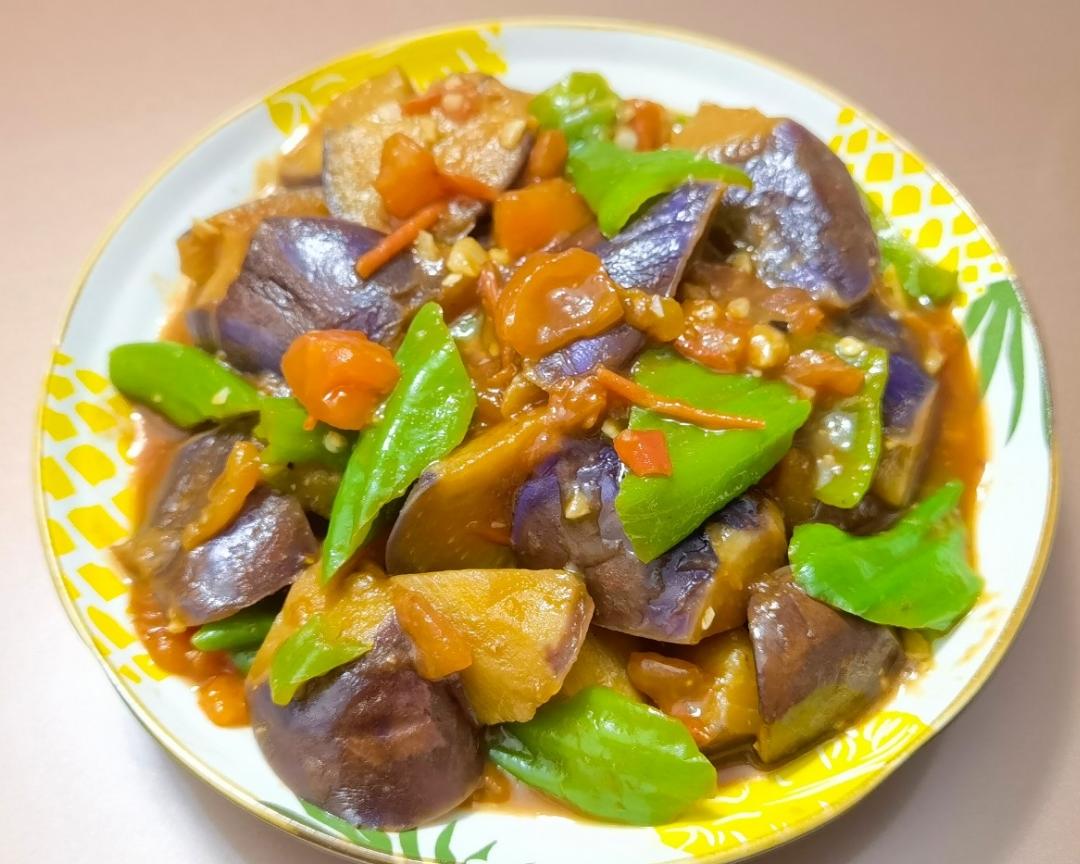 西红柿青椒烧茄子(素菜)的做法
