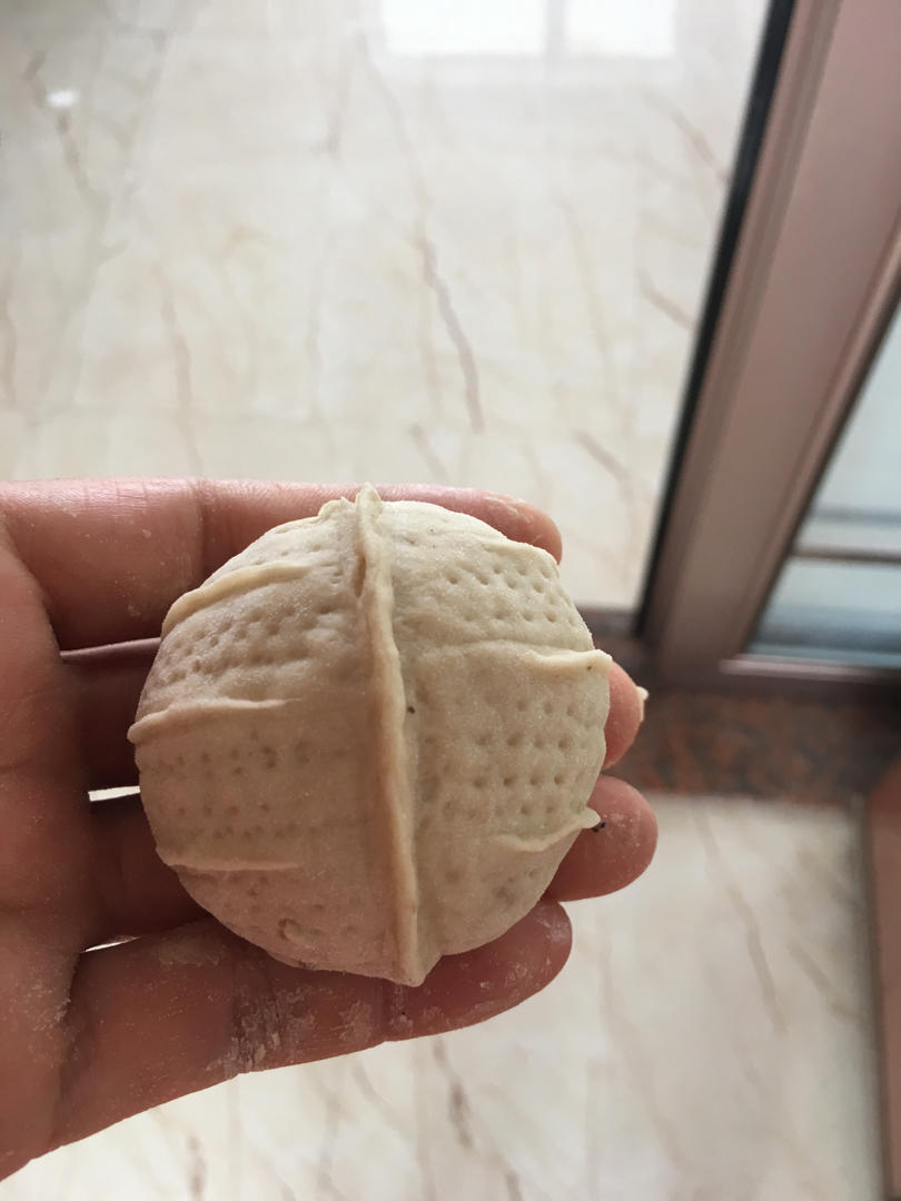 核桃枣泥包                     (如何自制核桃造型夹)
