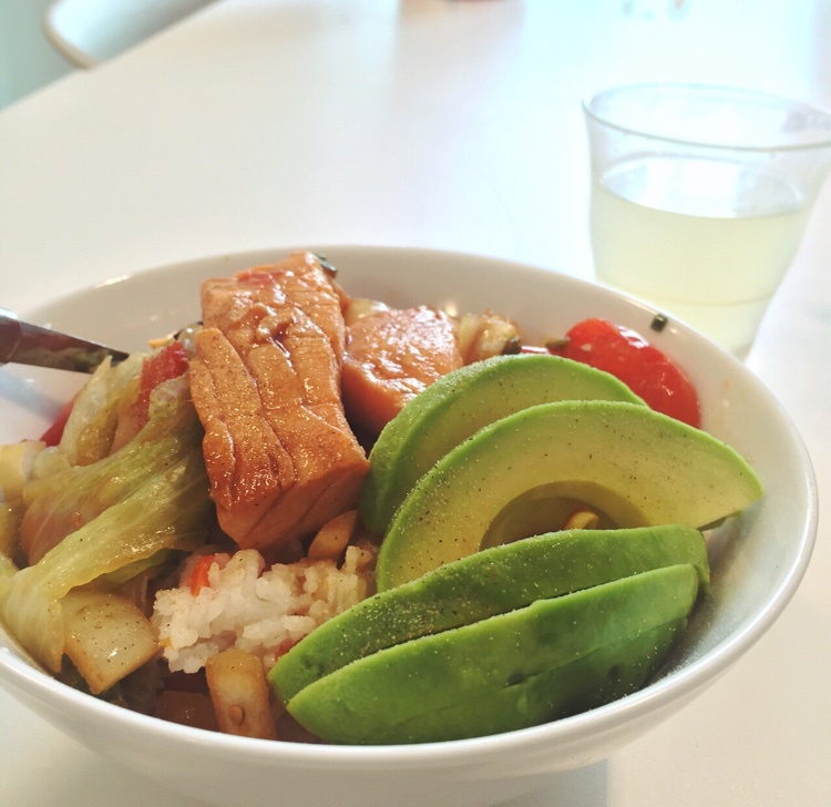 三文鱼牛油果拌饭