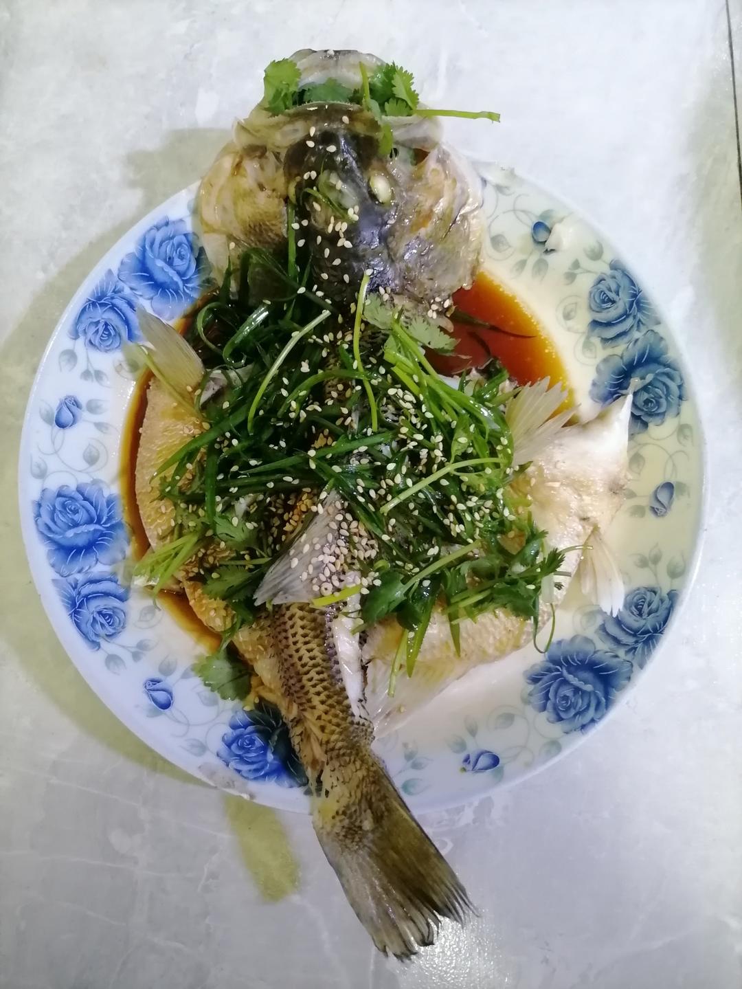 10分钟做 清蒸鲈鱼 （附切鱼图解）