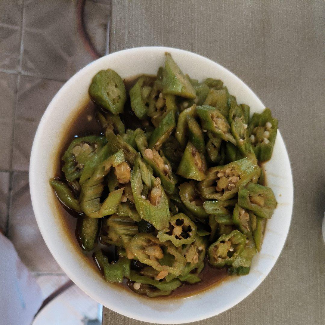 简单好吃的炒秋葵