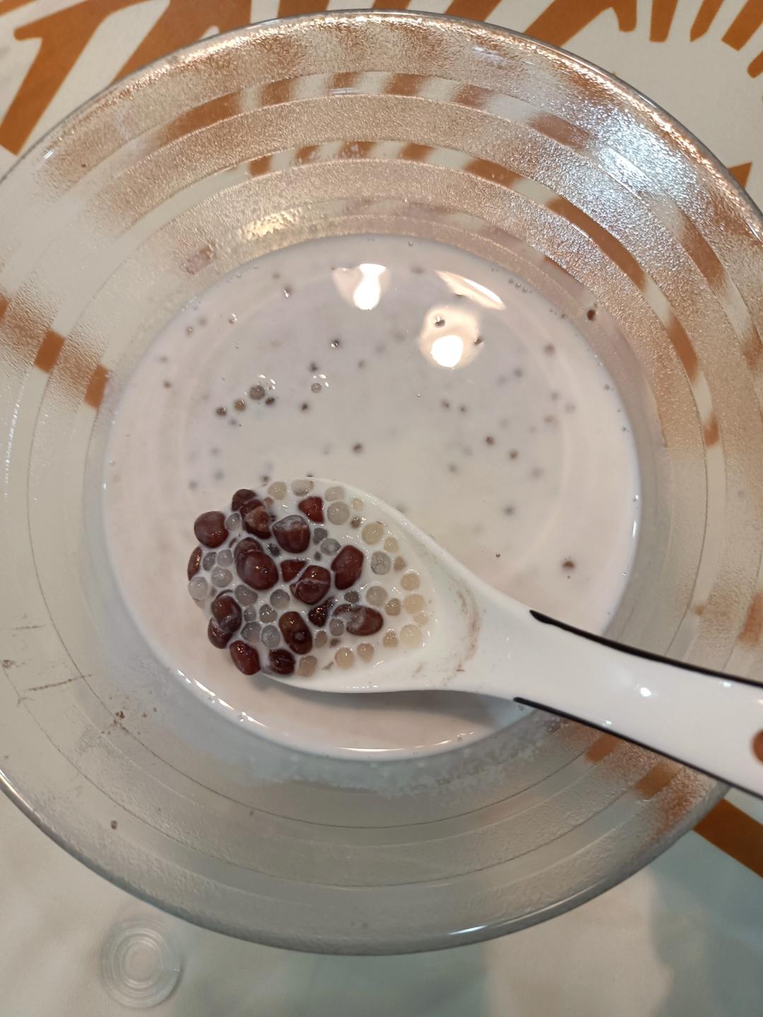 红豆牛奶西米露