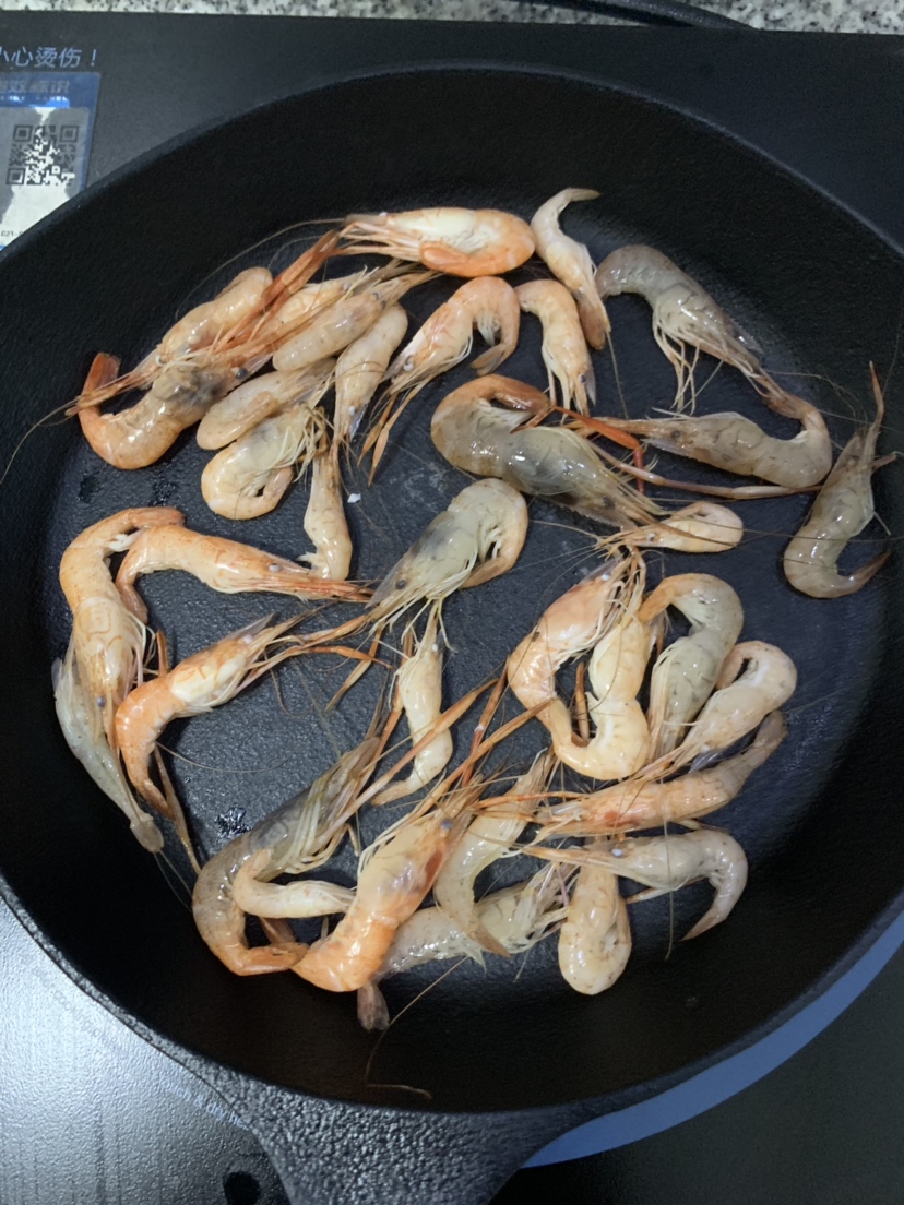 香脆的河虾炒韭菜的做法 步骤1