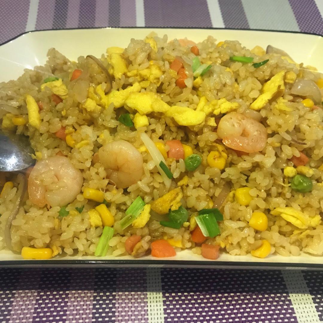粒粒分明虾仁蛋炒饭