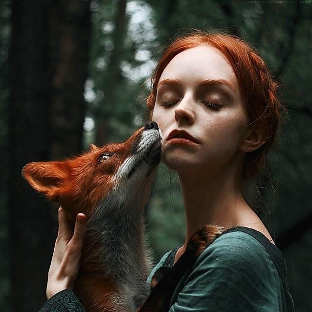 ฅ( ̳• ·̫ • ̳) �镜