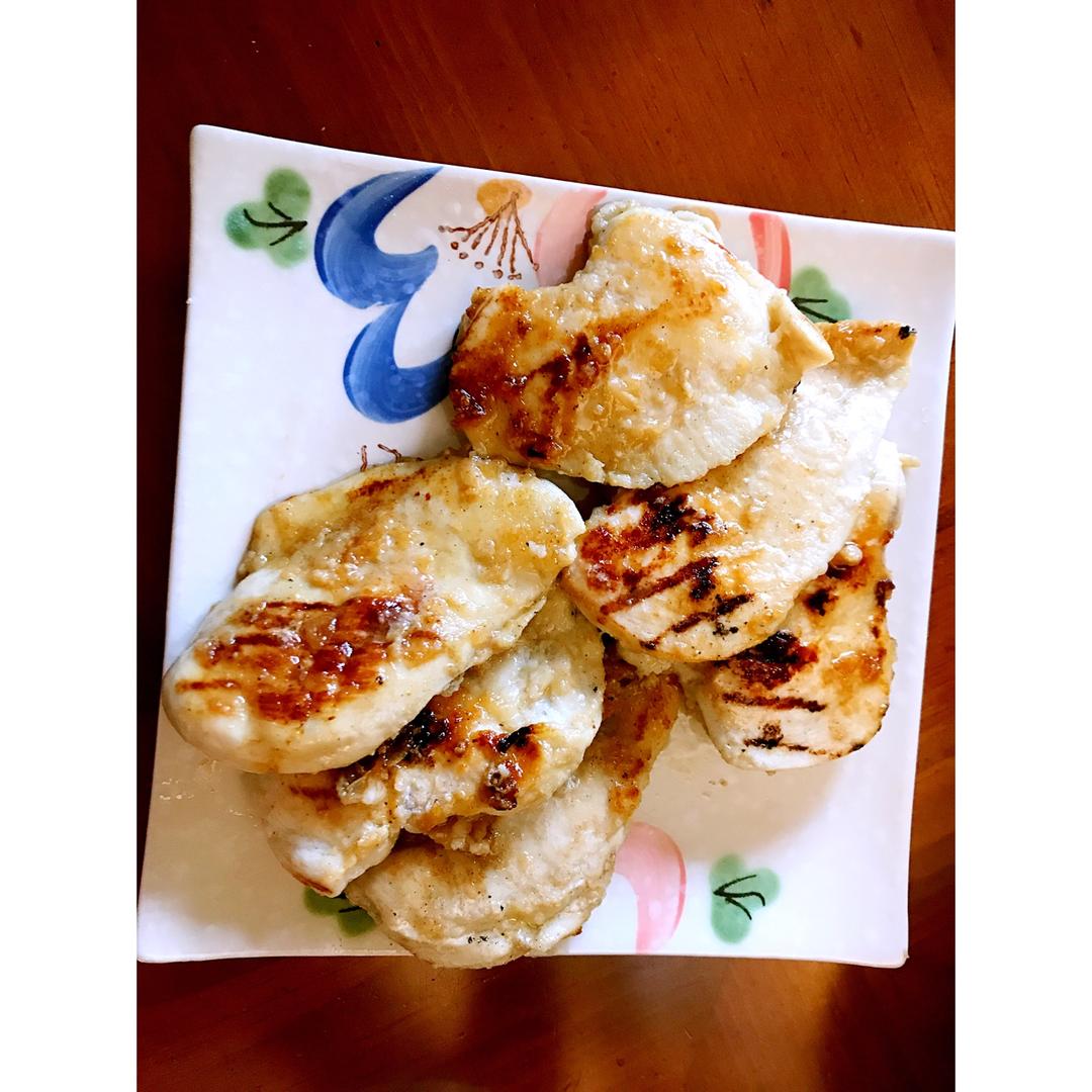 酷炫屌炸天好吃的煎鸡胸肉（香蒜蜂蜜煎鸡胸肉）