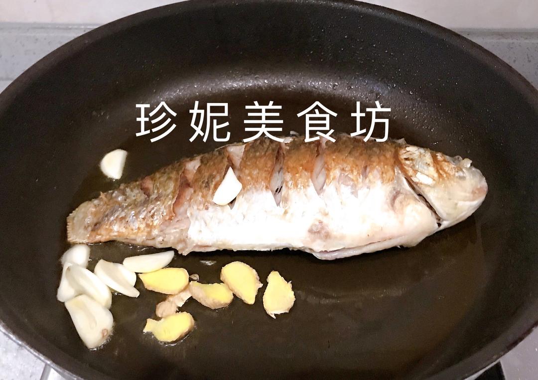 鲜美浓香的鲫鱼豆腐汤的做法 步骤6