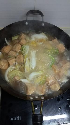 丸子豆腐泡炖白菜的做法 步骤1