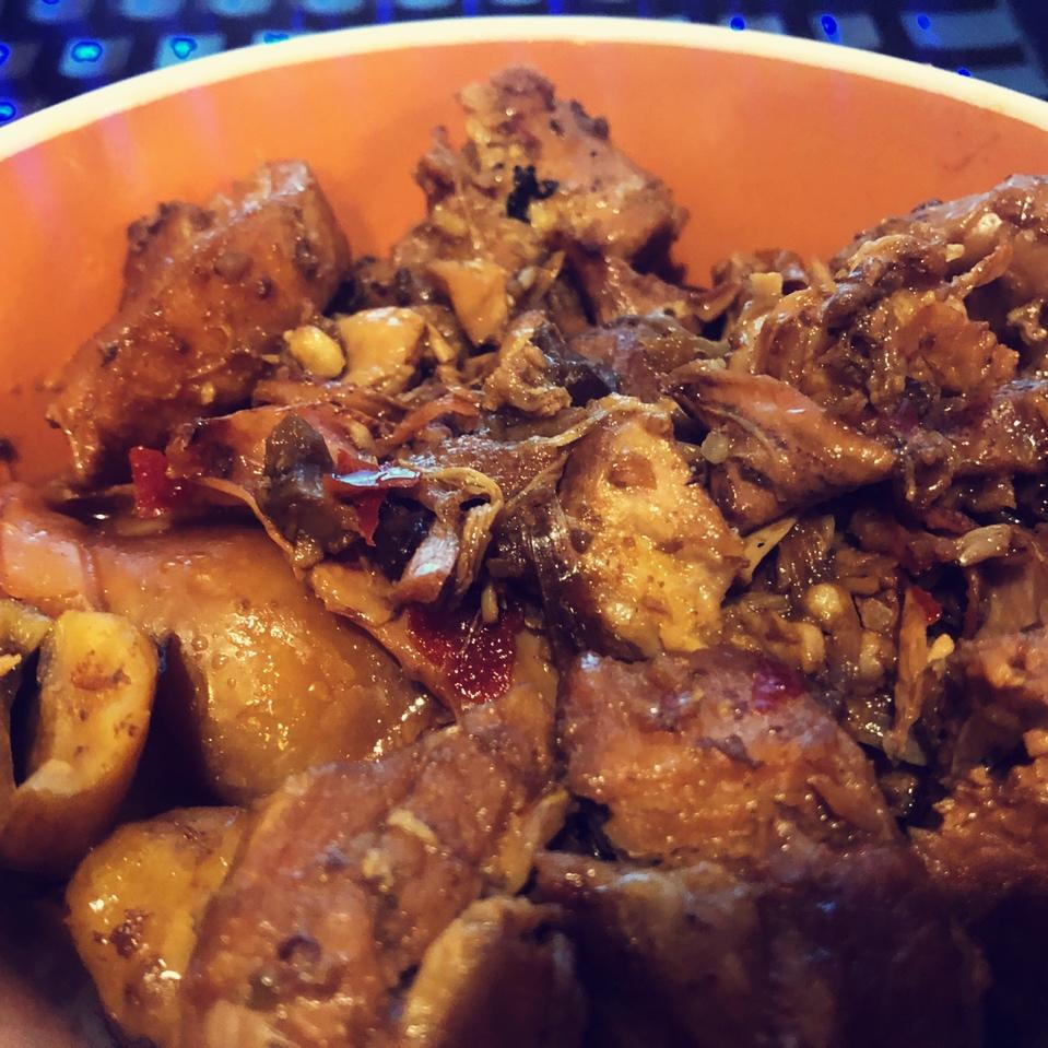 鱿鱼干红烧肉