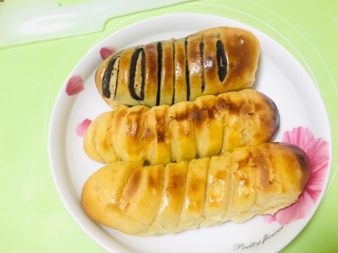 莲蓉面包卷