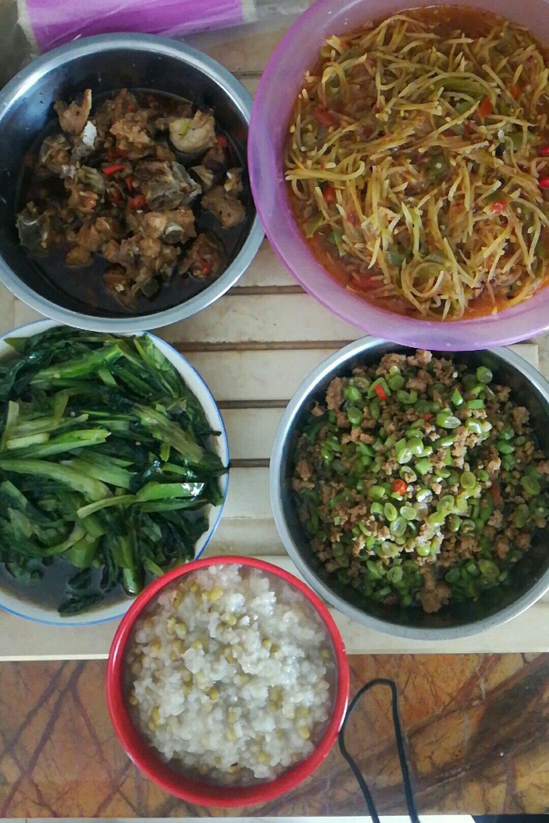 肉沫豆角下饭菜