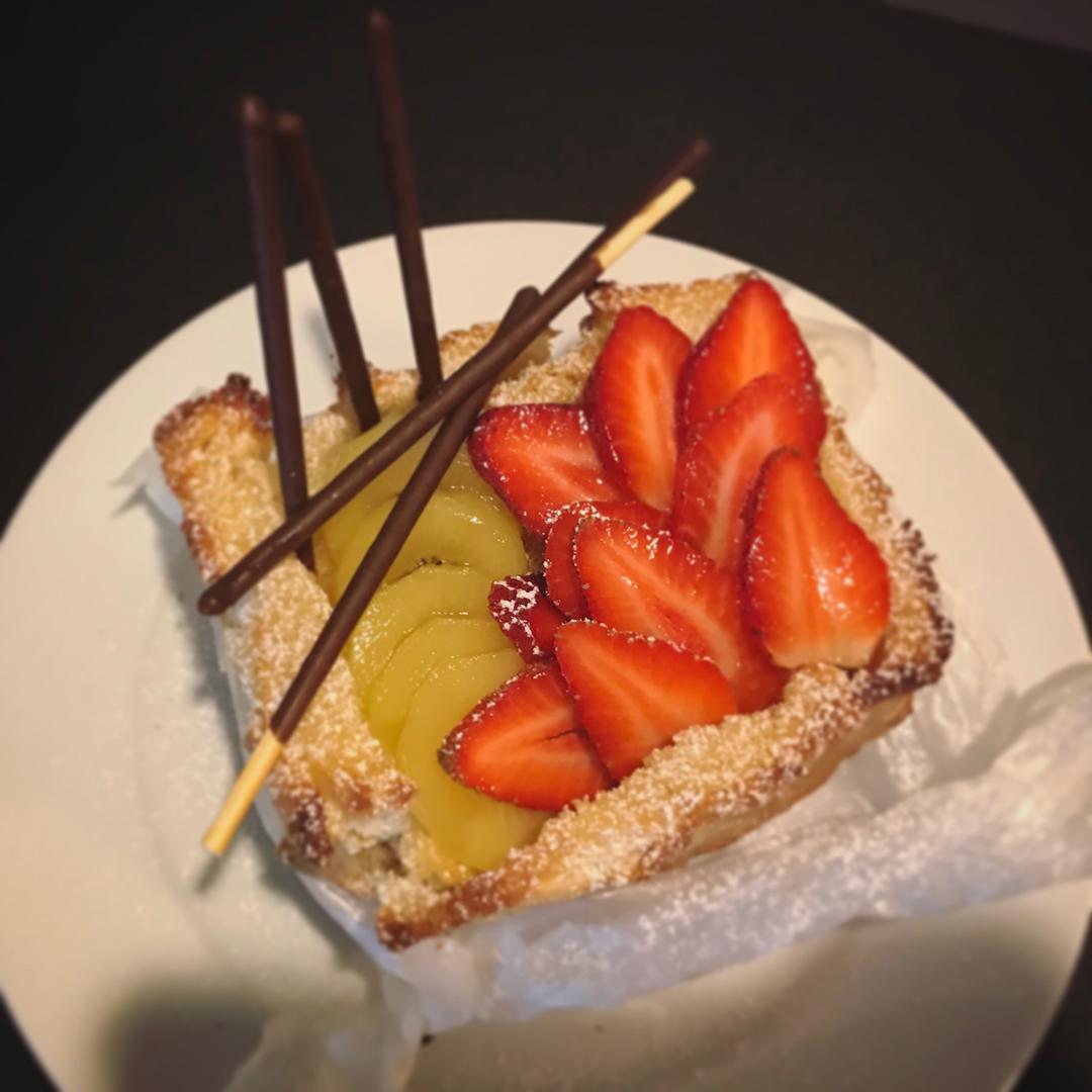 蜂蜜莓果厚多士