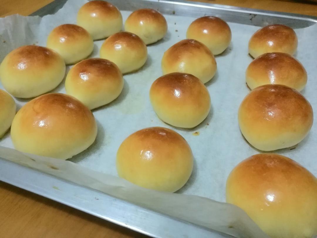 料足奶黄面包