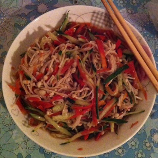 凉拌金针菇