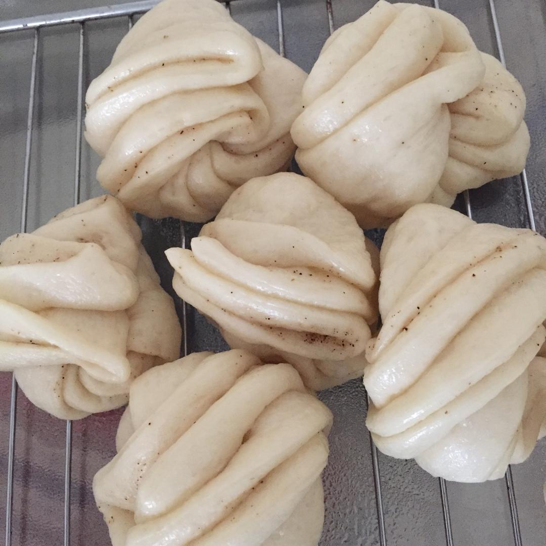 葱油花卷 Steamed Roll