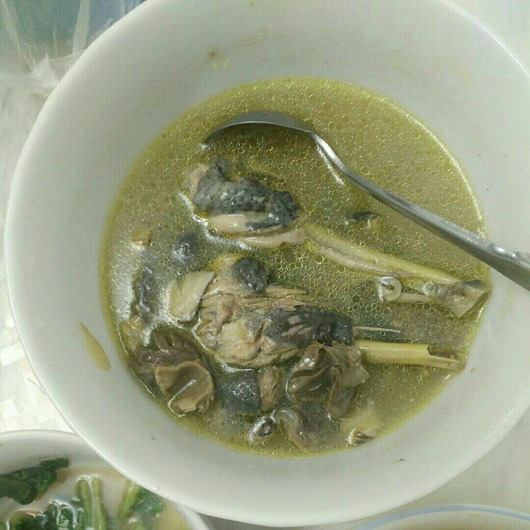 鸡枞菌煲鸡汤