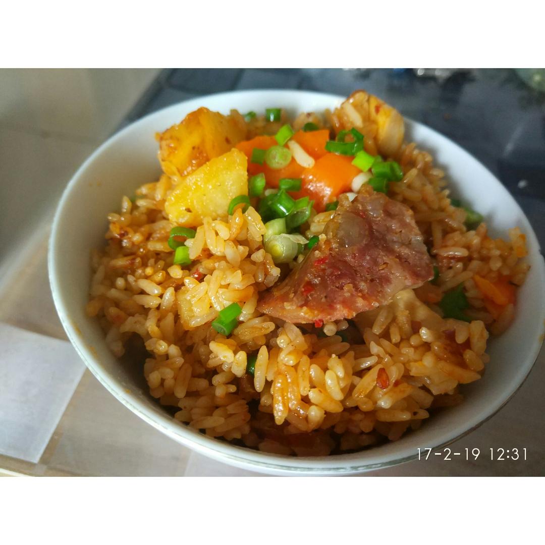 土豆腊肠焖饭