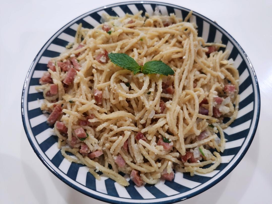 入门级意面｜15分钟完成的Carbonara