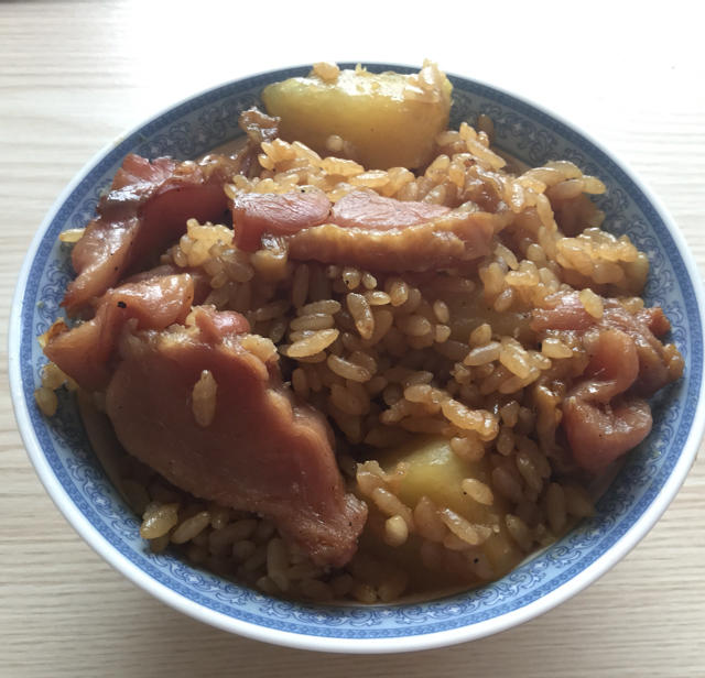 土豆焖饭（电饭锅版）