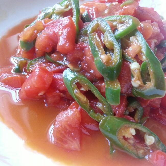 青椒炒西红柿的做法